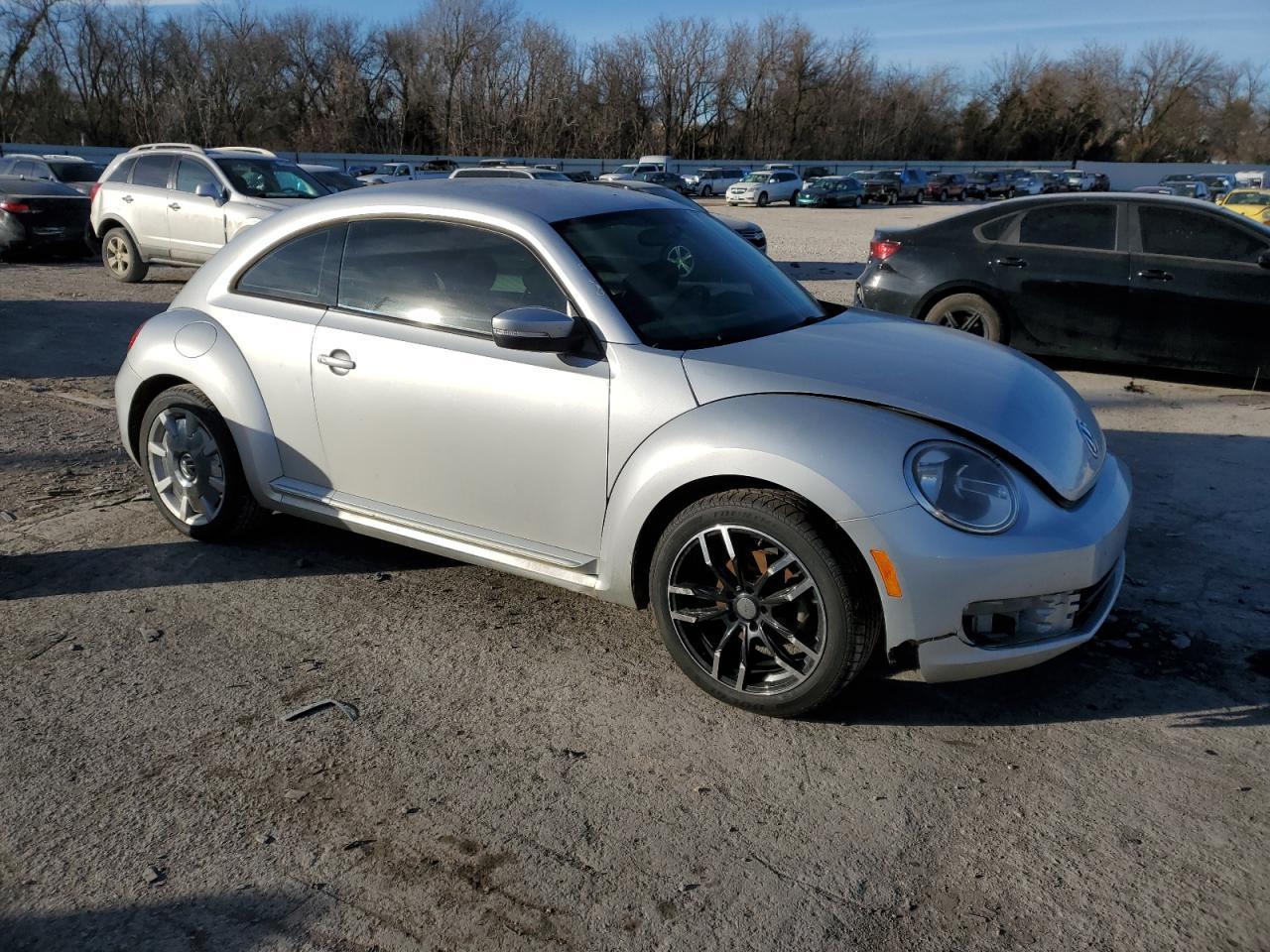 2012 VOLKSWAGEN Beetle