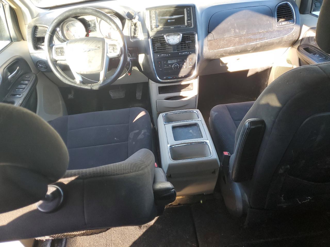 2011 CHRYSLER Town & Country