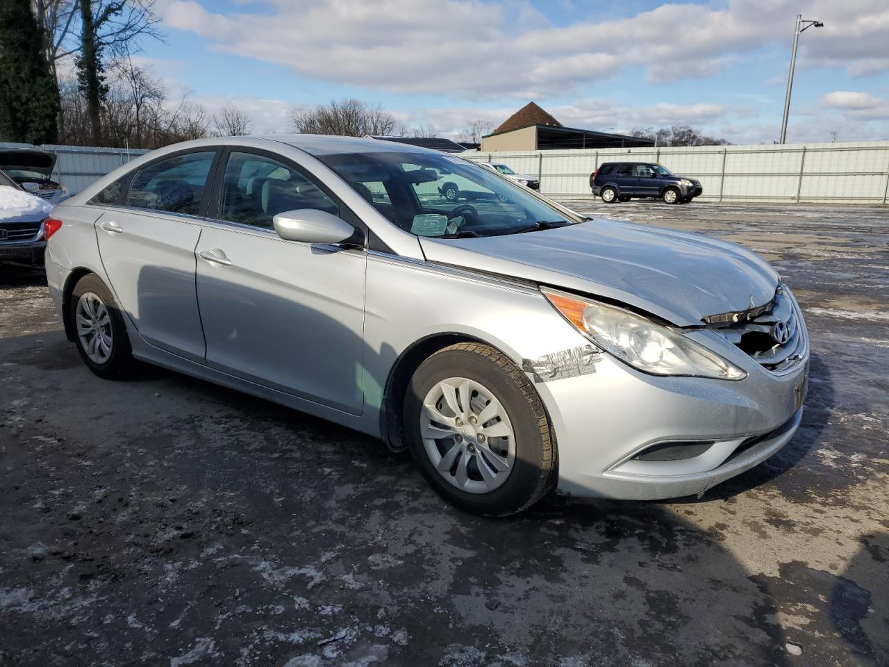 2011 HYUNDAI SONATA