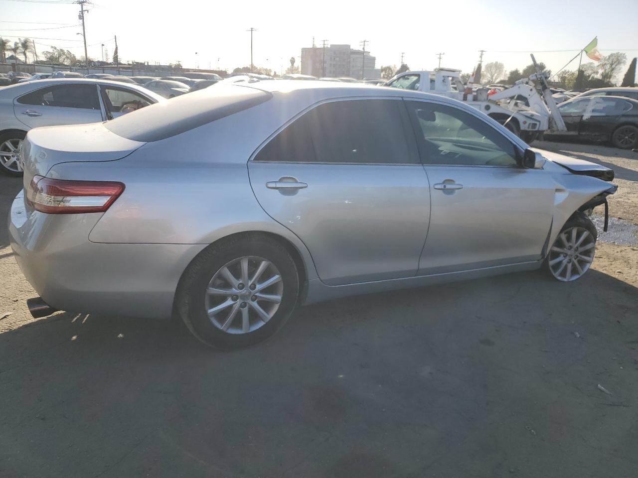 2011 TOYOTA CAMRY