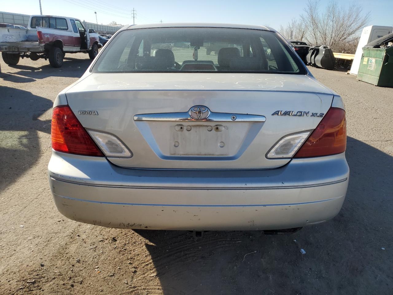 2002 TOYOTA Avalon