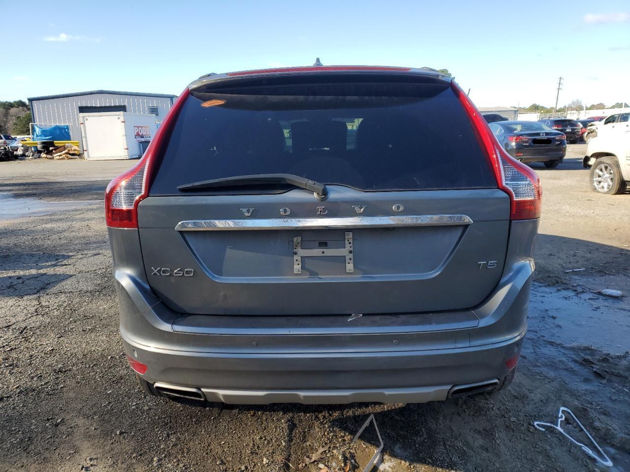 2017 VOLVO XC60