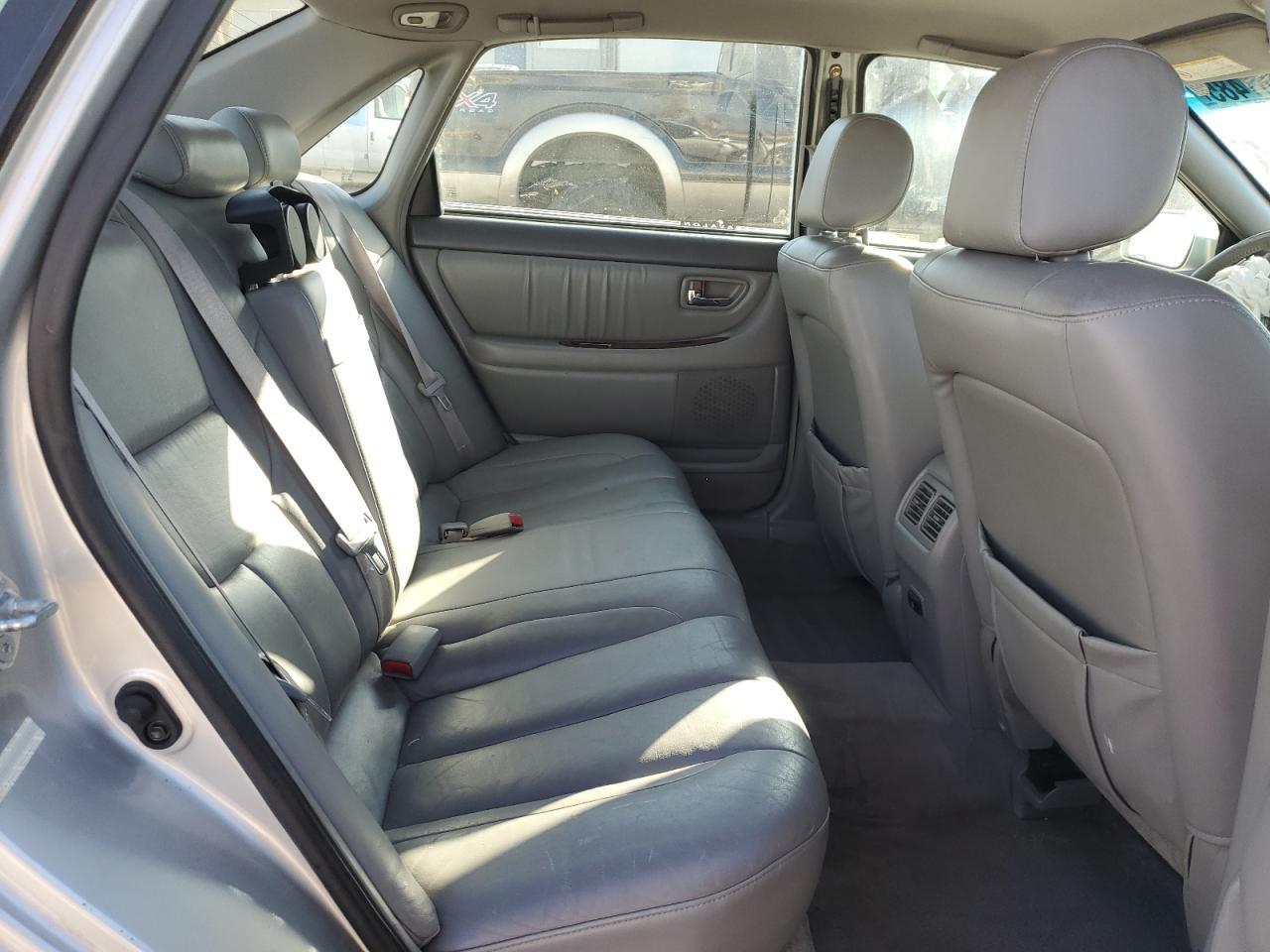 2002 TOYOTA Avalon