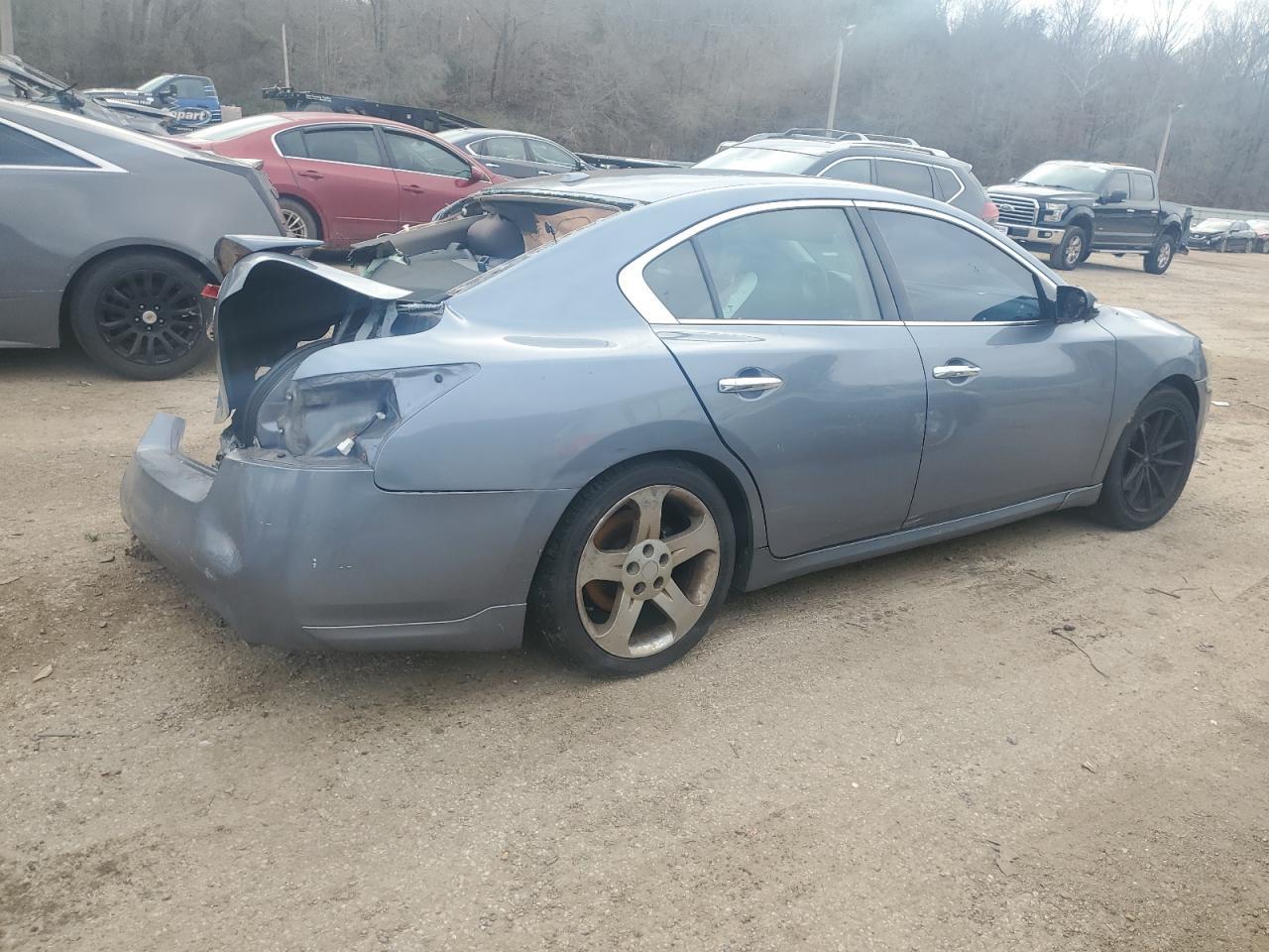 2011 NISSAN Maxima