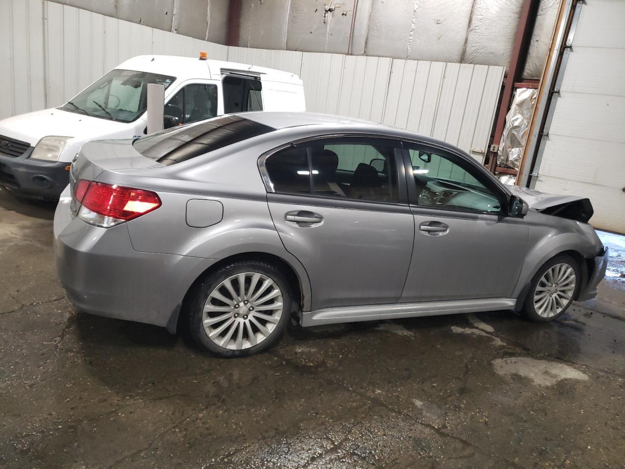 2010 SUBARU Legacy