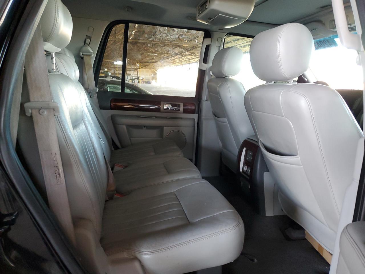 2004 LINCOLN Navigator