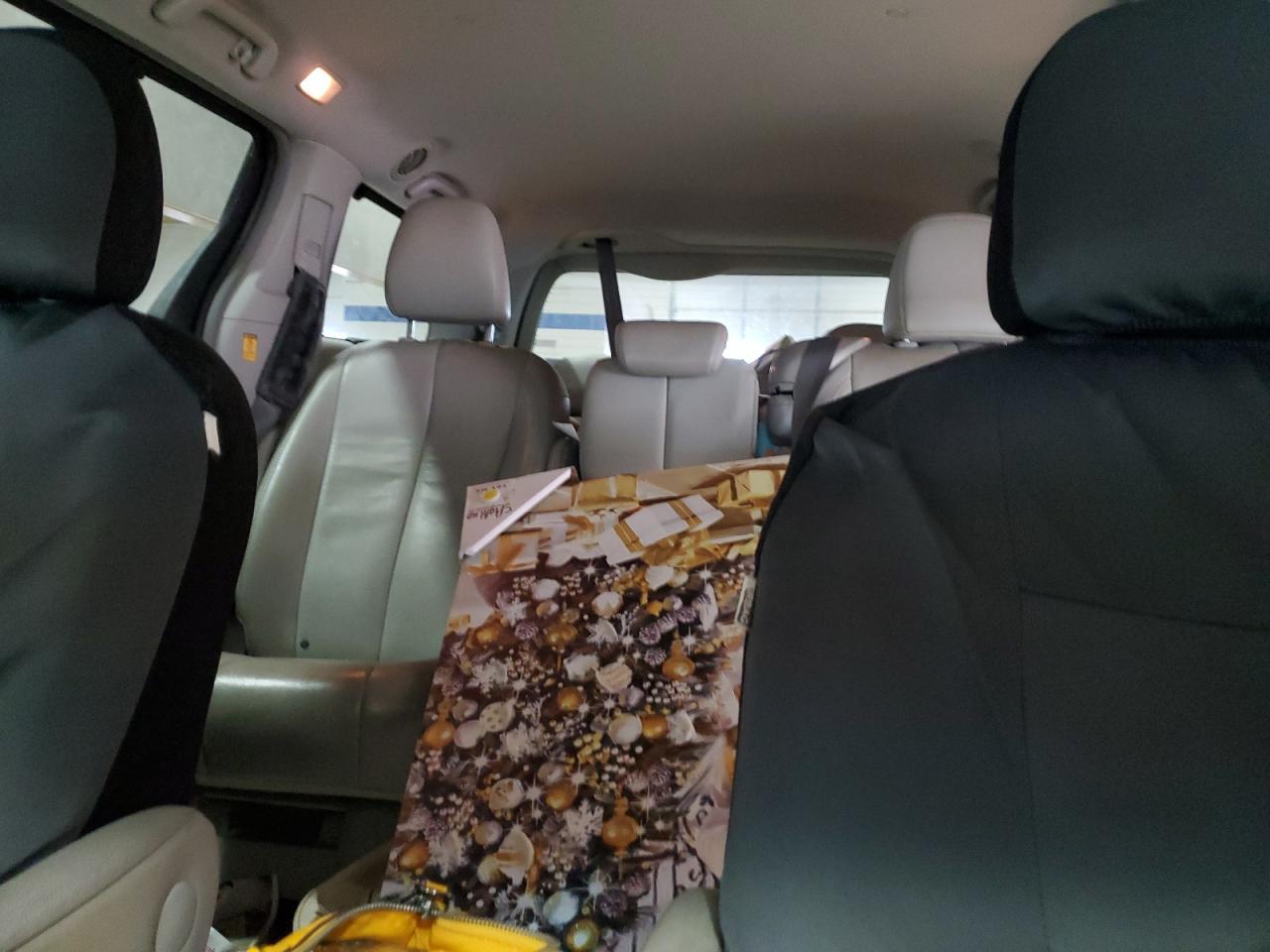 2012 TOYOTA SIENNA