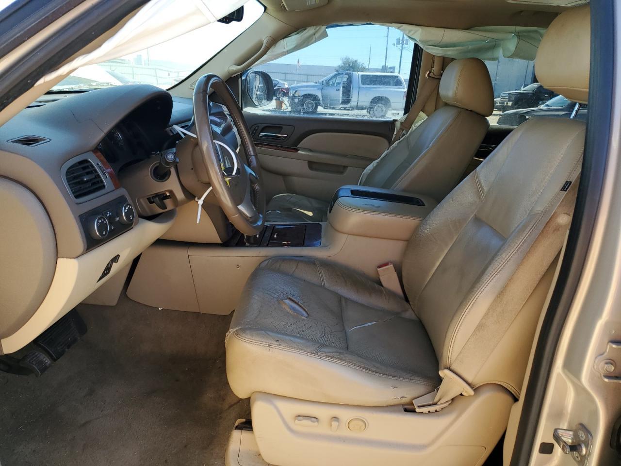2011 CHEVROLET Tahoe