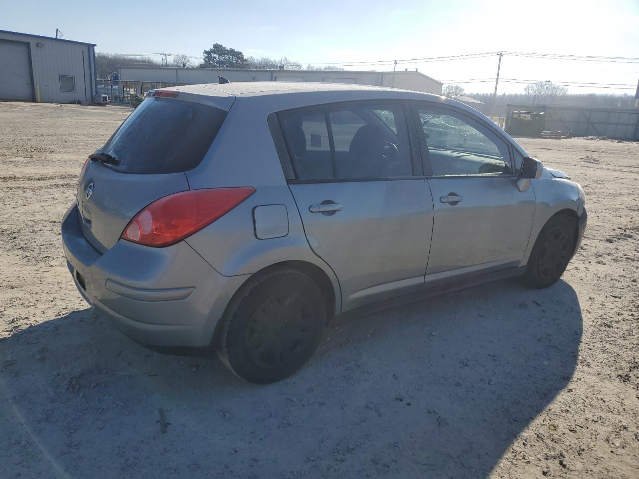 2011 NISSAN VERSA