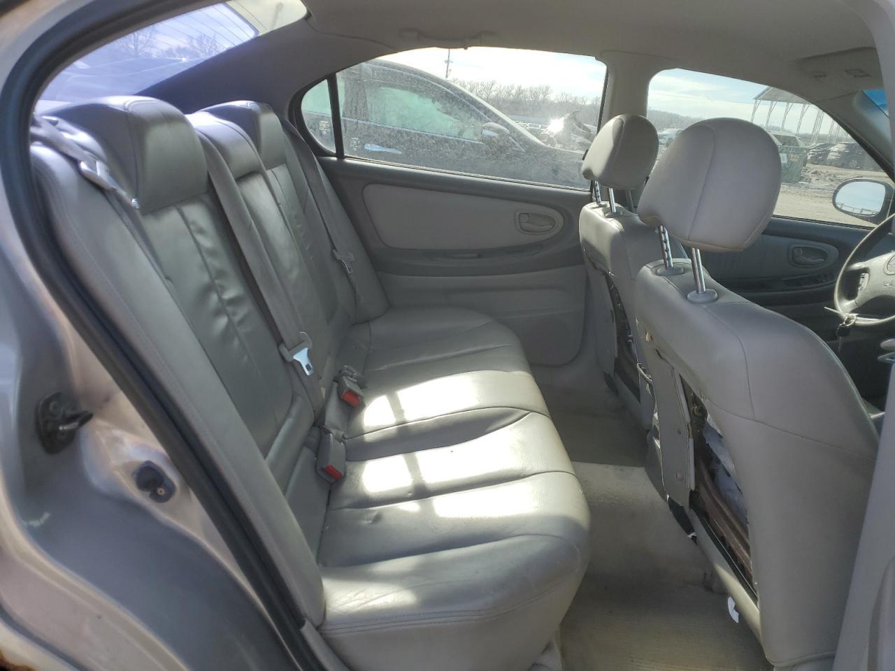 2001 NISSAN Maxima