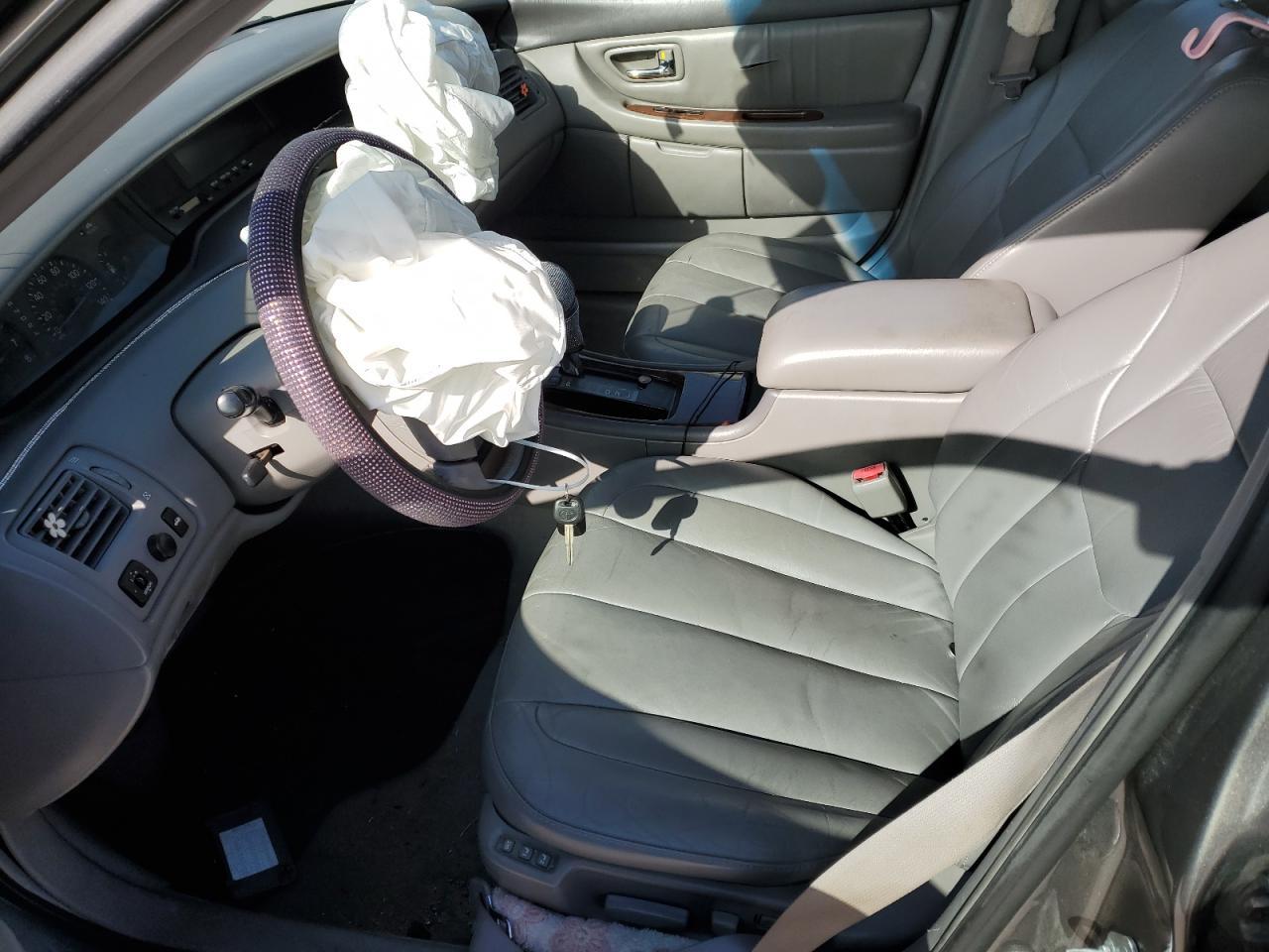 2004 TOYOTA Avalon