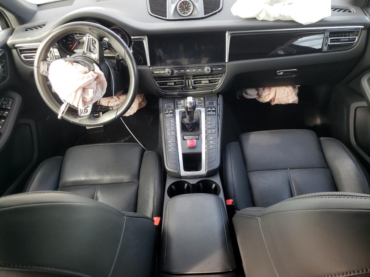 2019 PORSCHE Macan