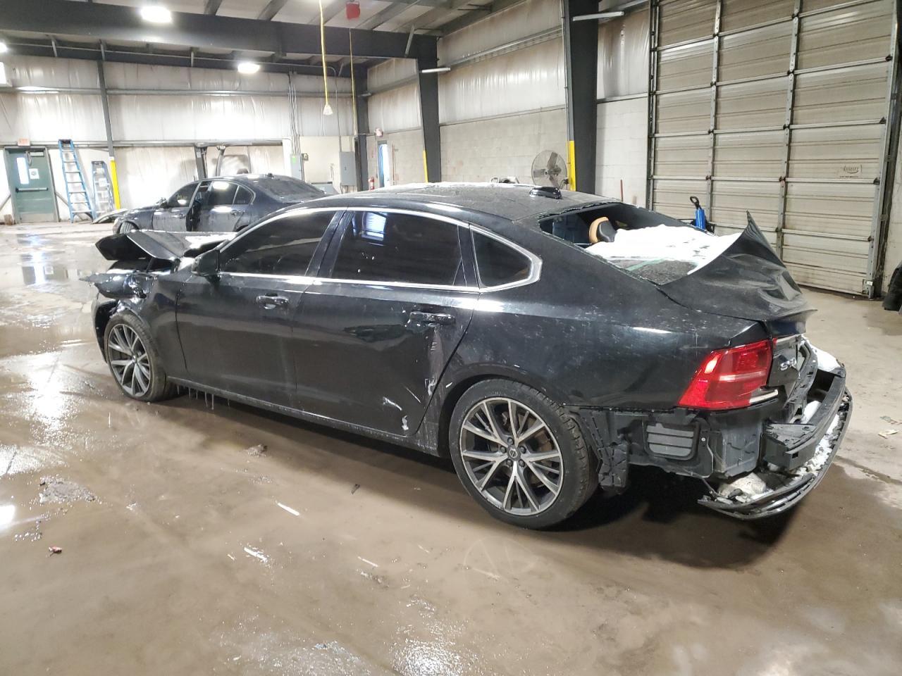 2018 VOLVO S90