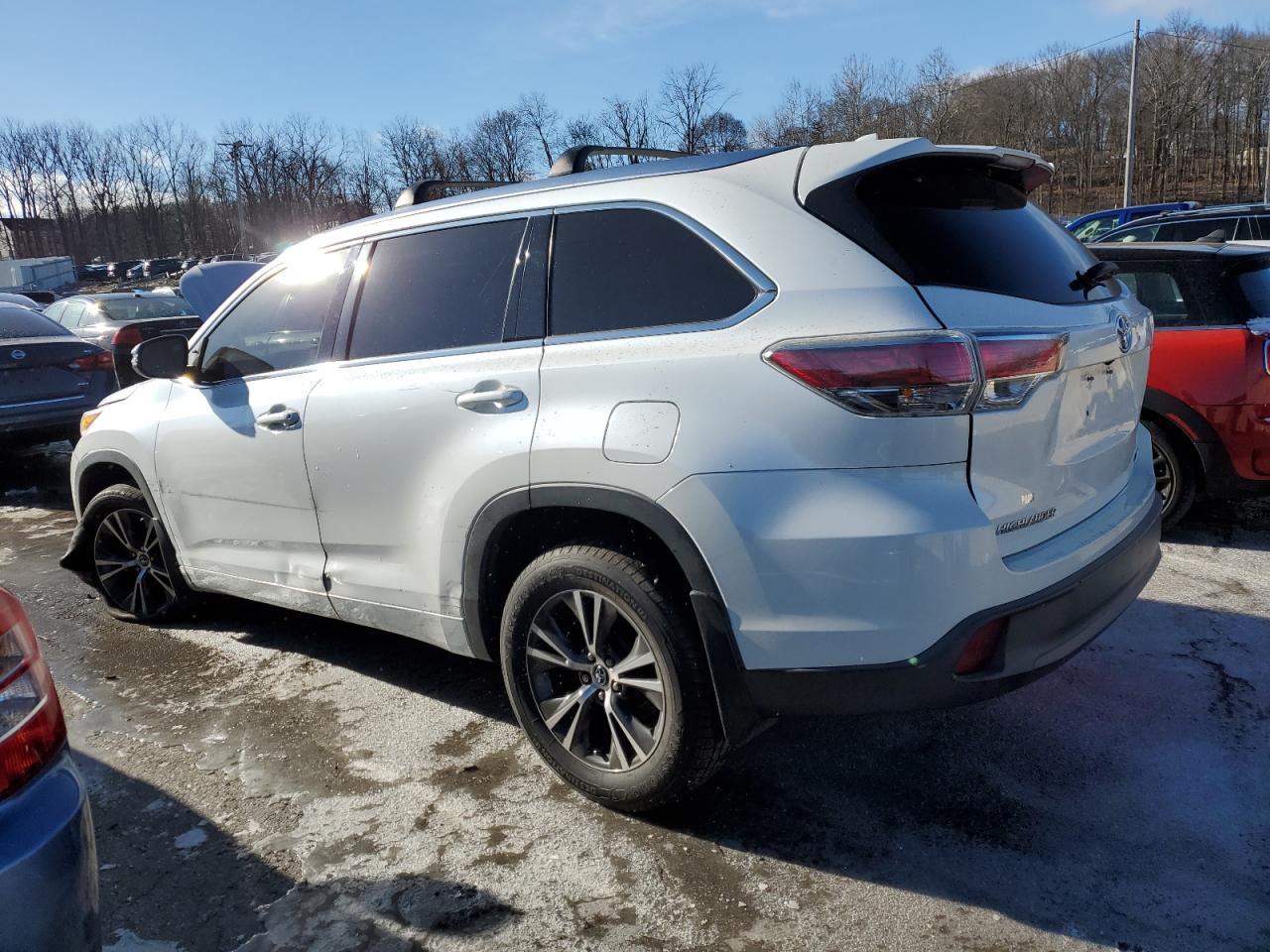 2016 TOYOTA HIGHLANDER