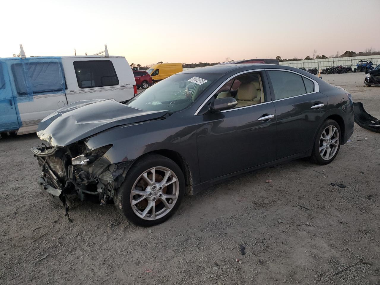 2012 NISSAN Maxima