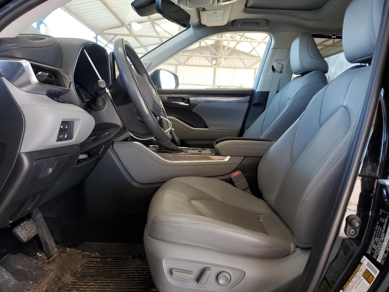 2020 TOYOTA HIGHLANDER