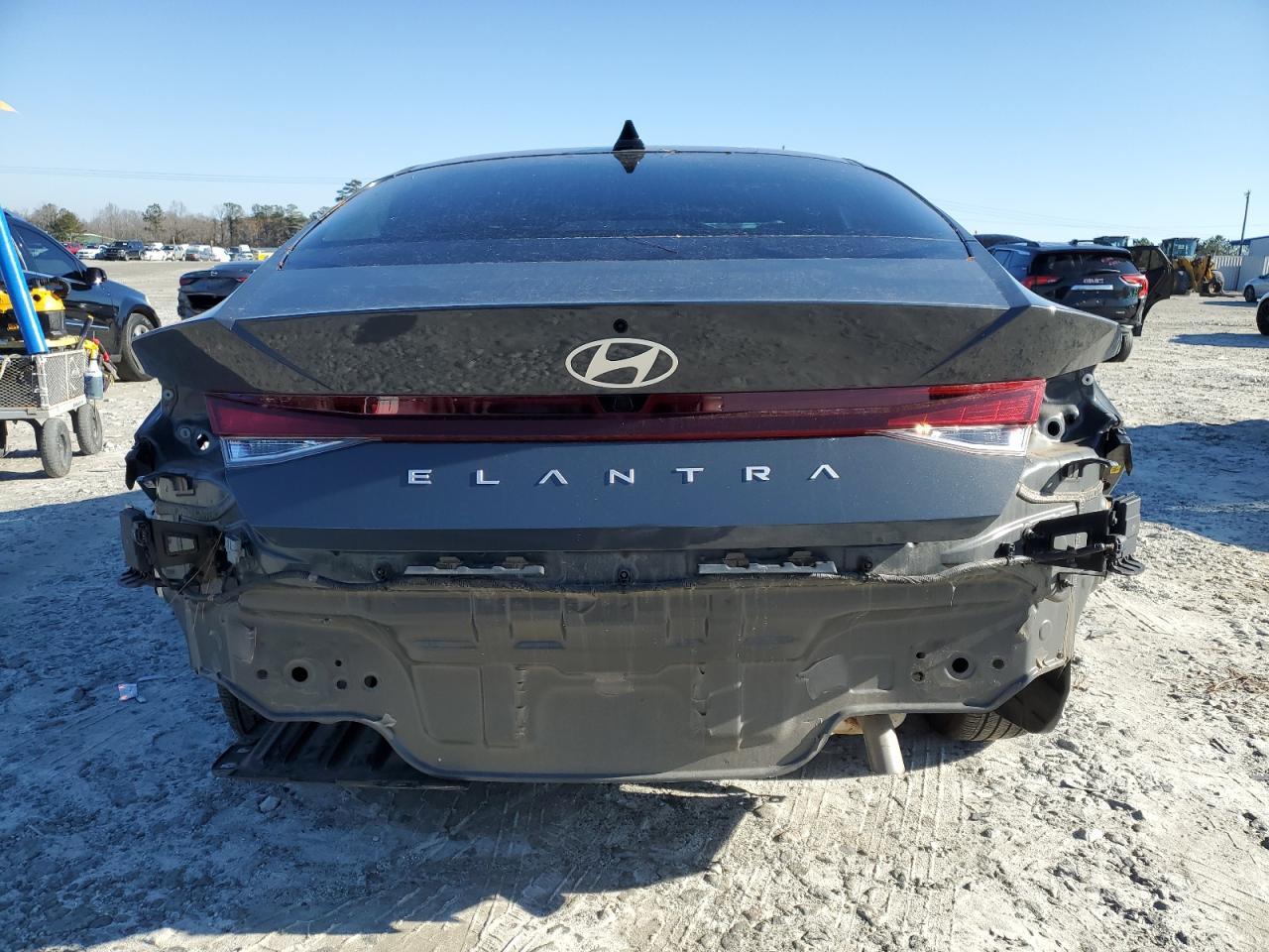 2024 HYUNDAI ELANTRA