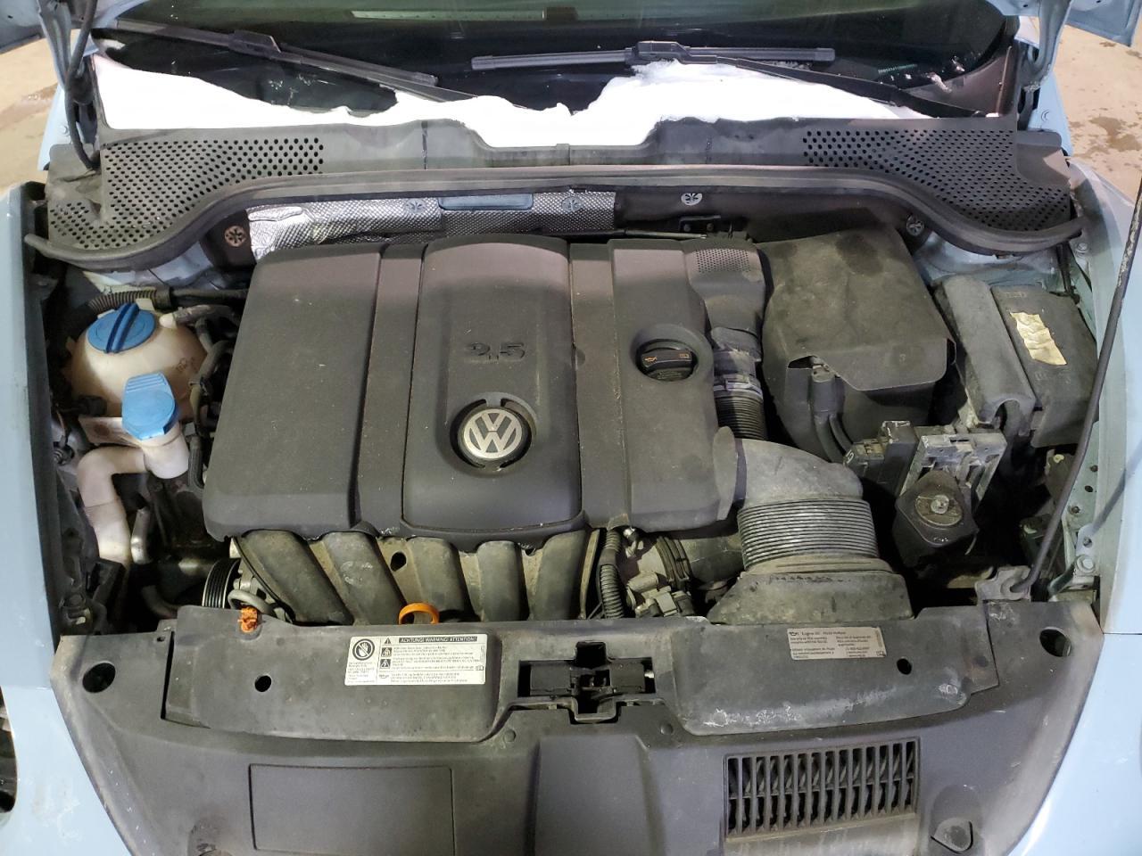 2013 VOLKSWAGEN Beetle