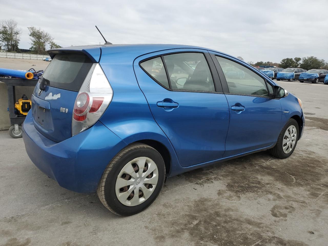 2013 TOYOTA PRIUS