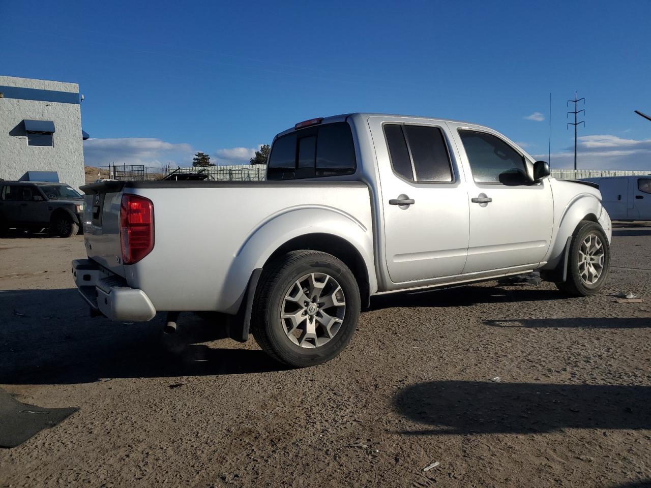 2021 NISSAN Frontier