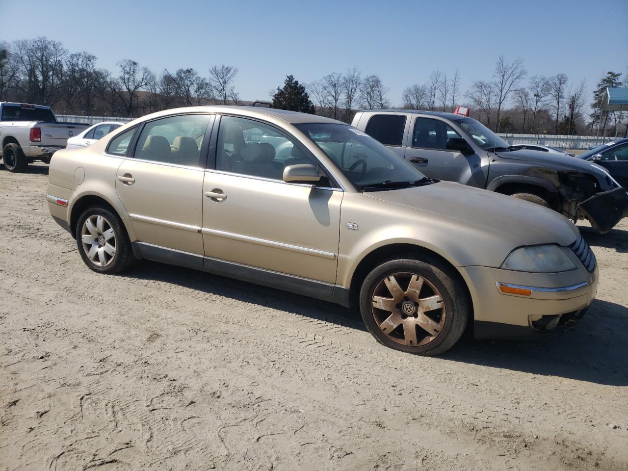 2003 VOLKSWAGEN Passat