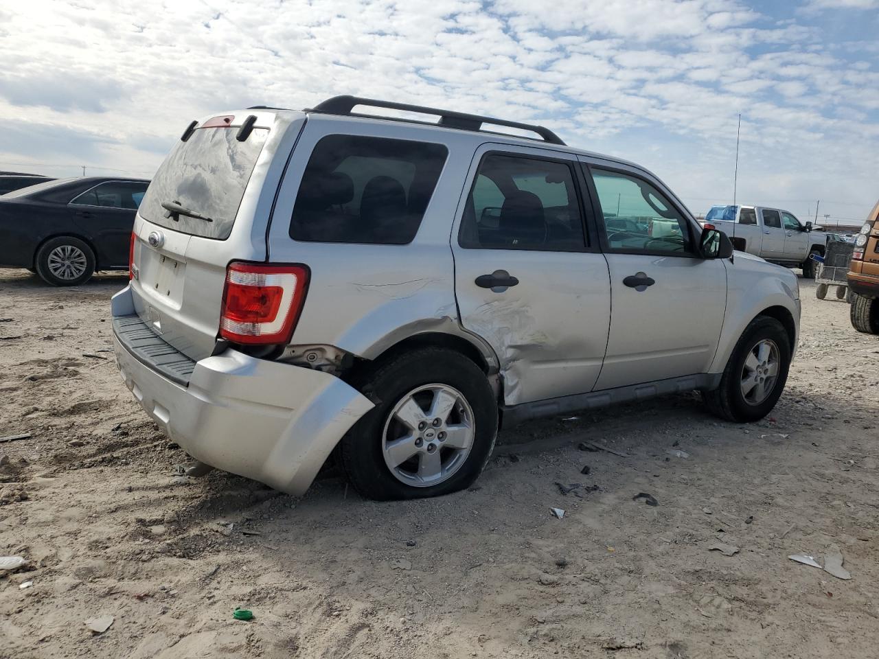 2010 FORD ESCAPE