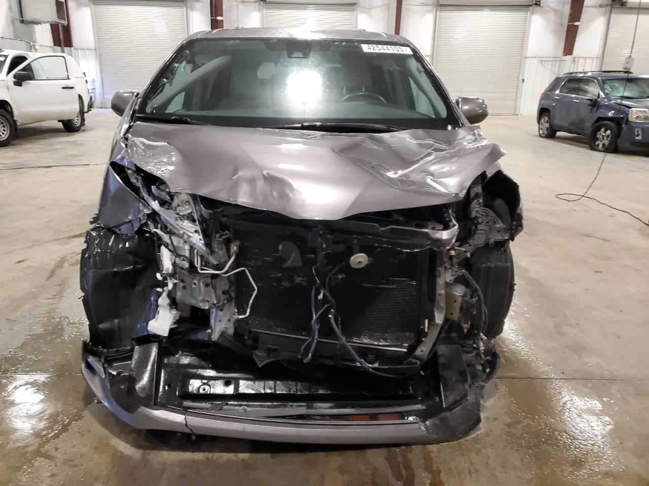 2018 TOYOTA SIENNA