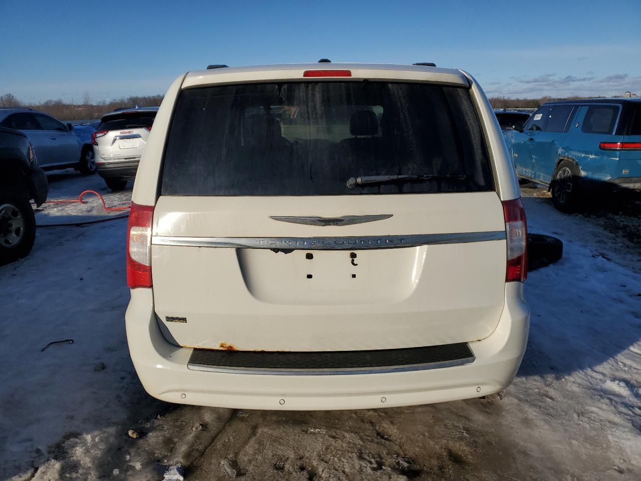 2011 CHRYSLER Town & Country