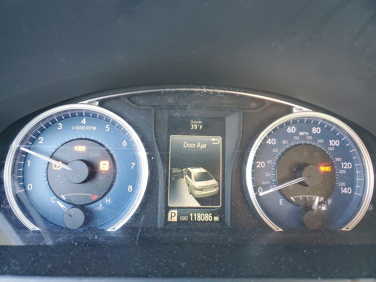 2016 TOYOTA CAMRY