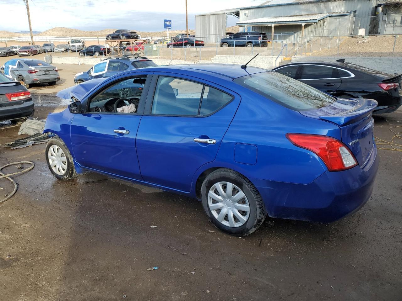 2015 NISSAN VERSA