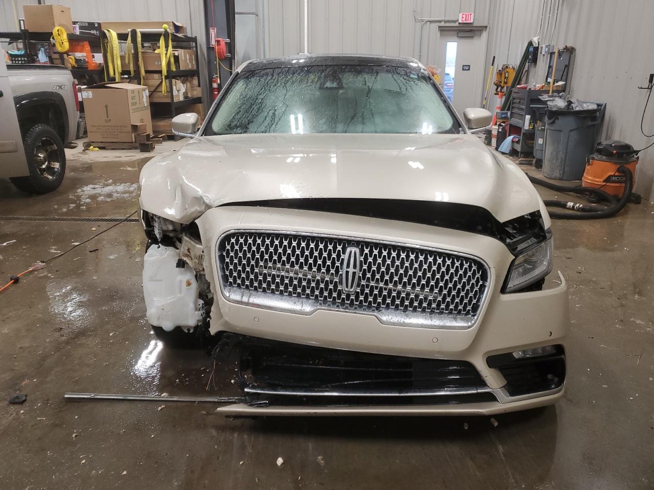 2017 LINCOLN Continental