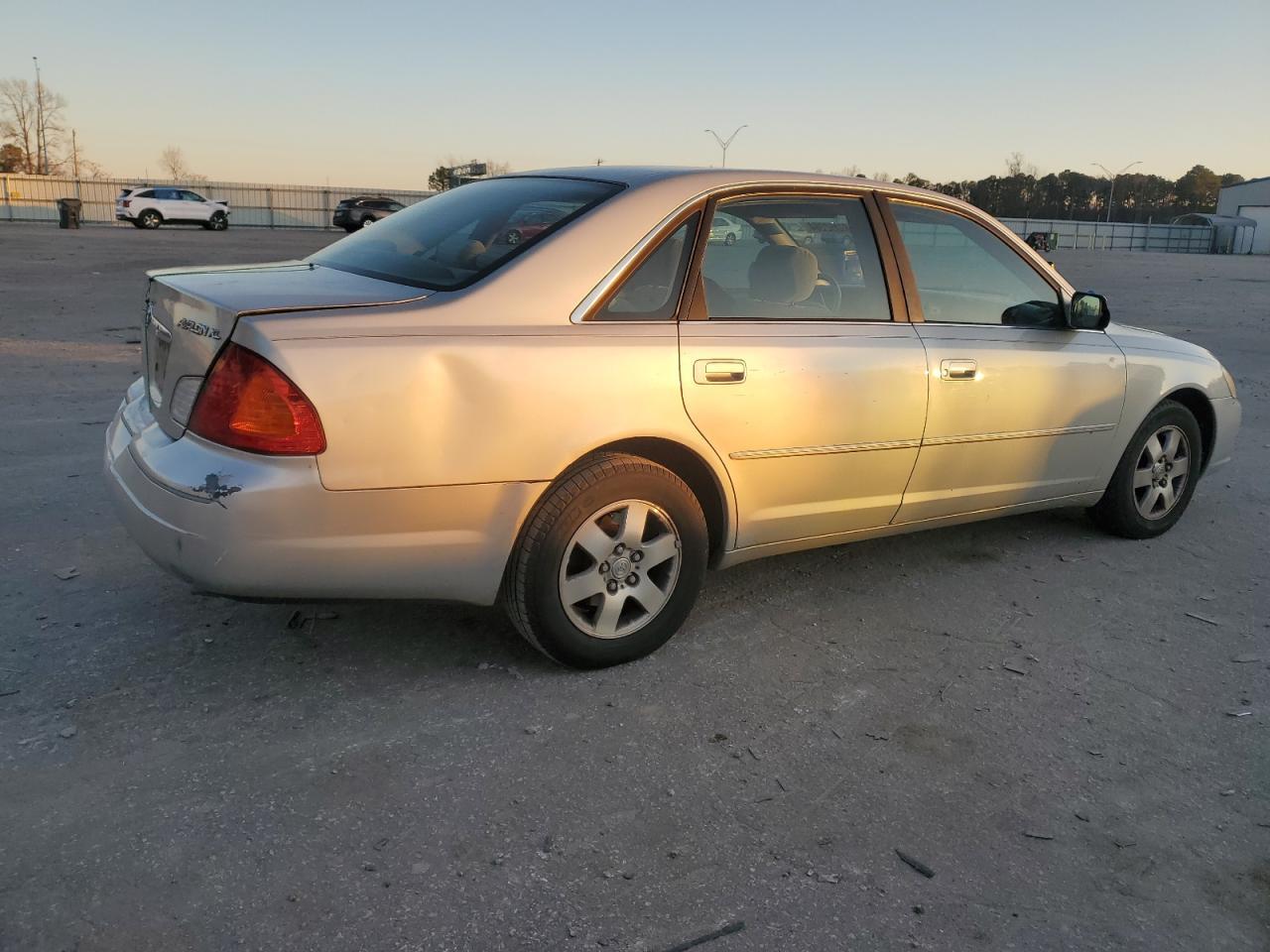2002 TOYOTA Avalon