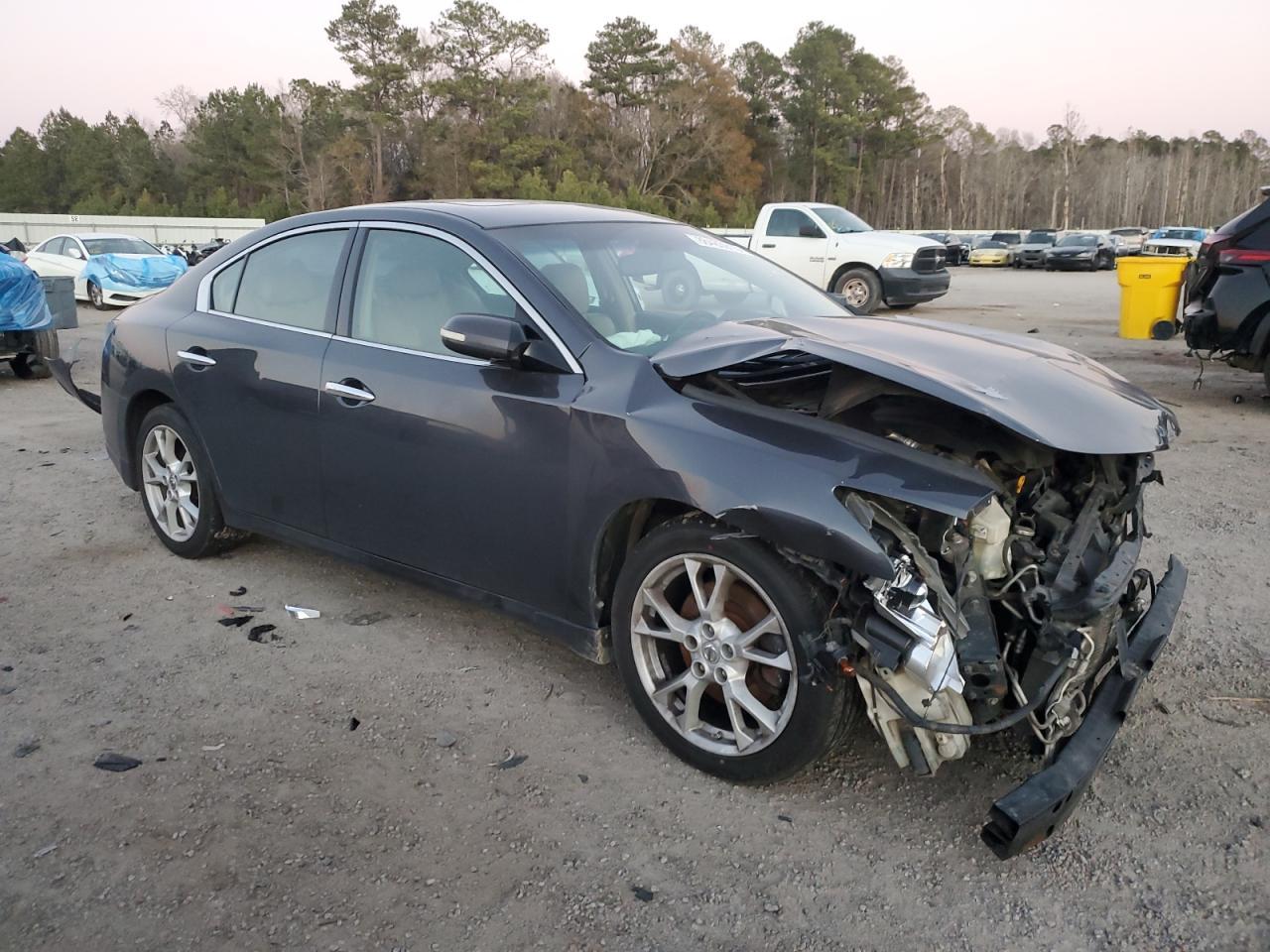 2012 NISSAN Maxima