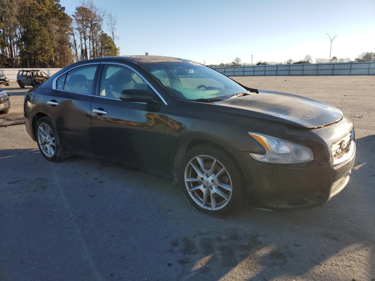 2014 NISSAN Maxima