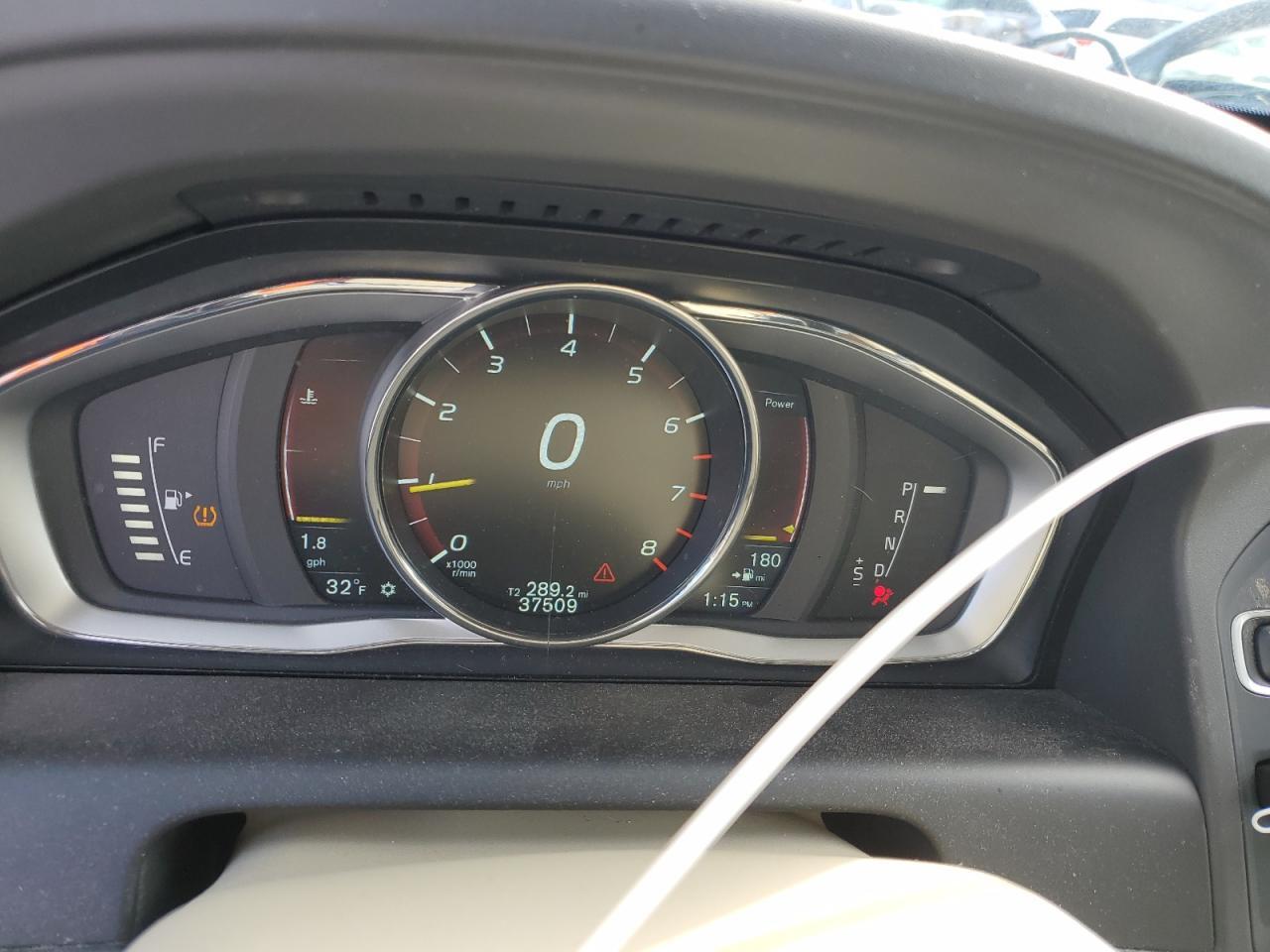 2015 VOLVO XC60