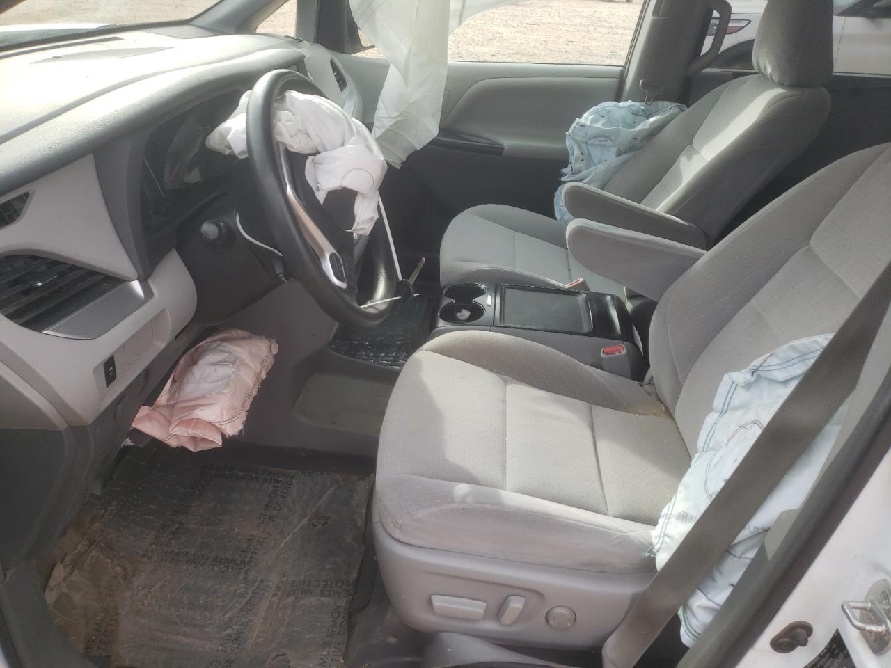 2015 TOYOTA SIENNA