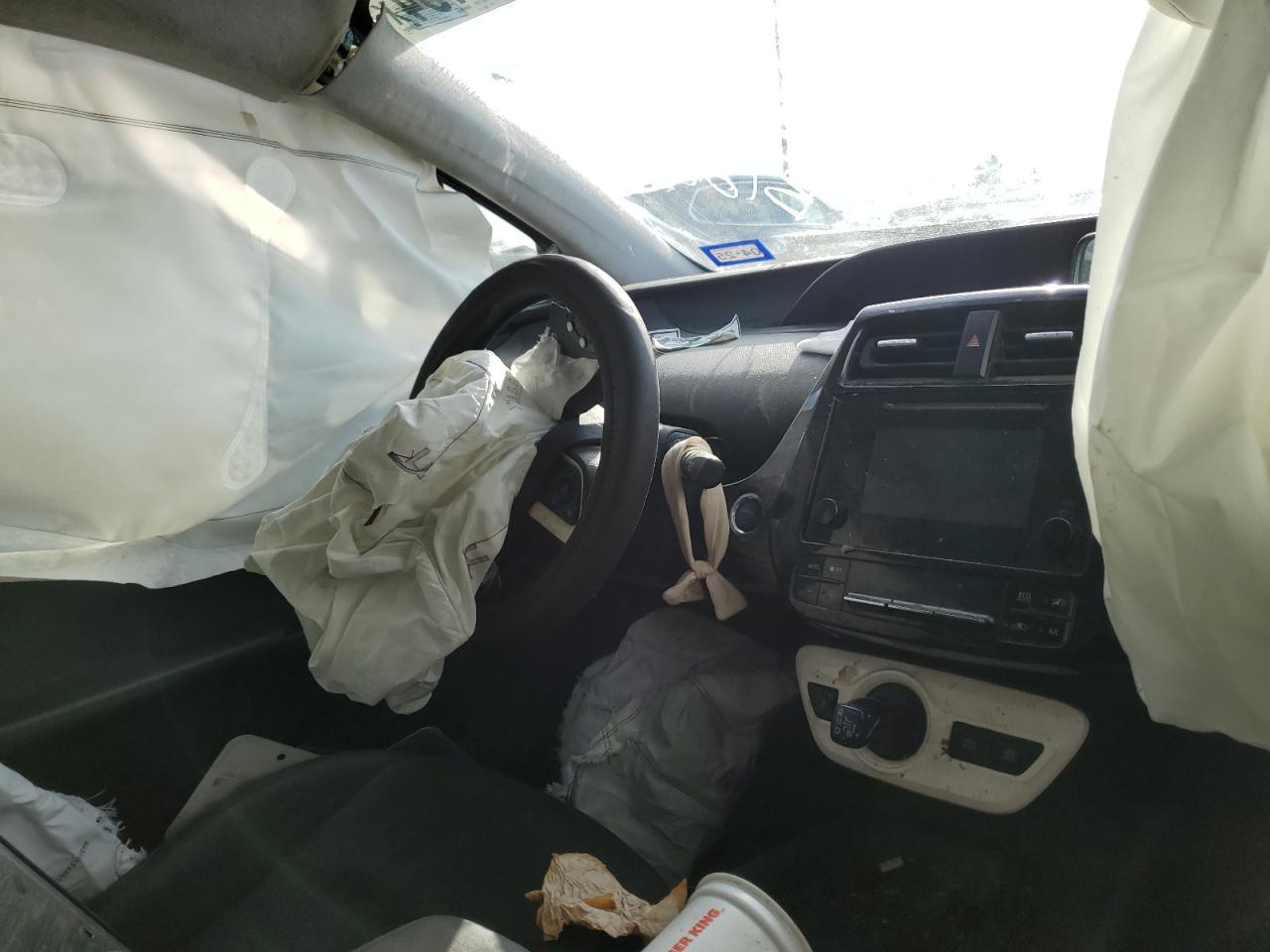 2016 TOYOTA PRIUS