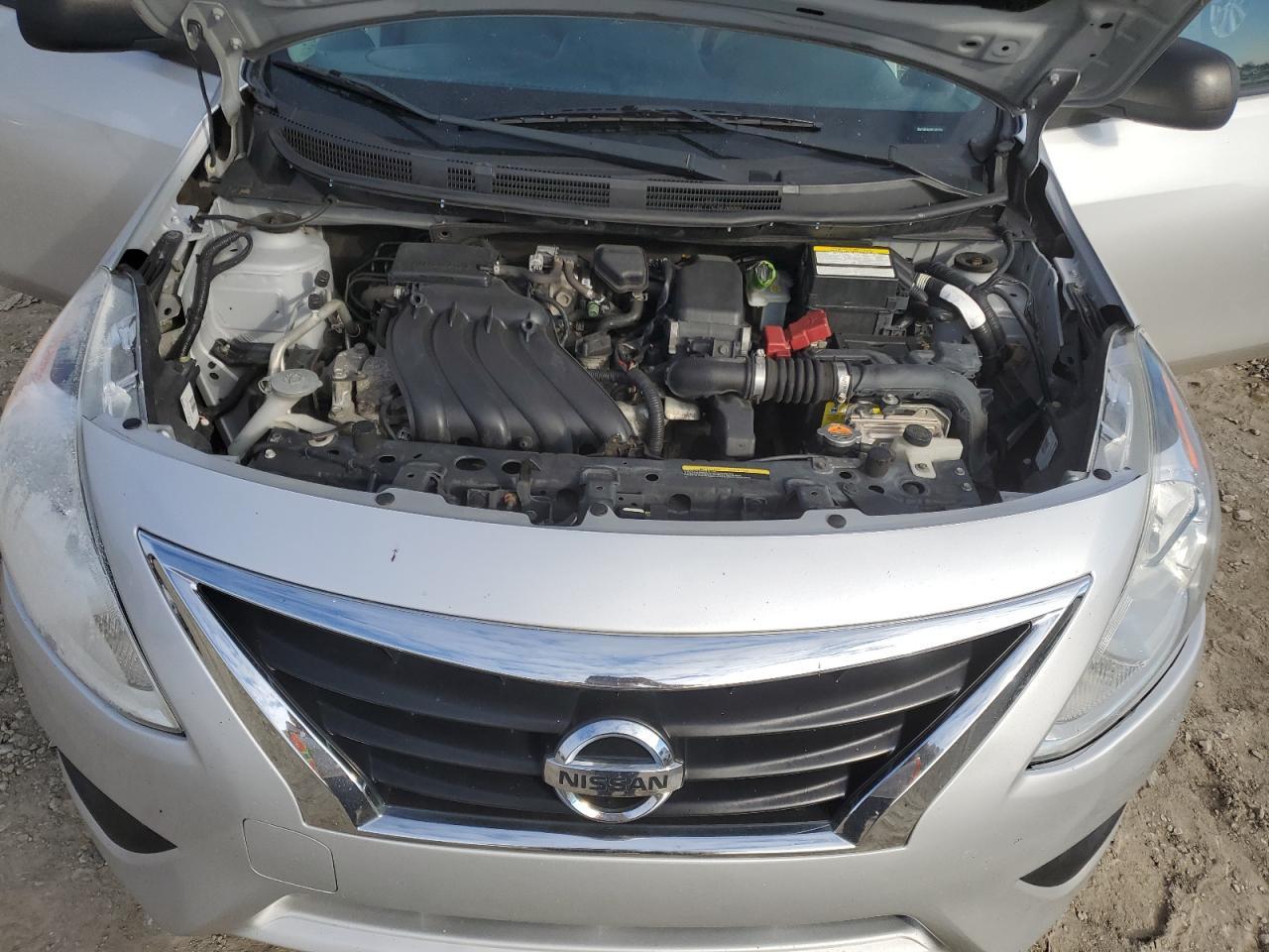2015 NISSAN VERSA