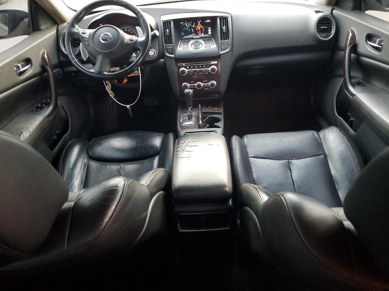 2011 NISSAN Maxima