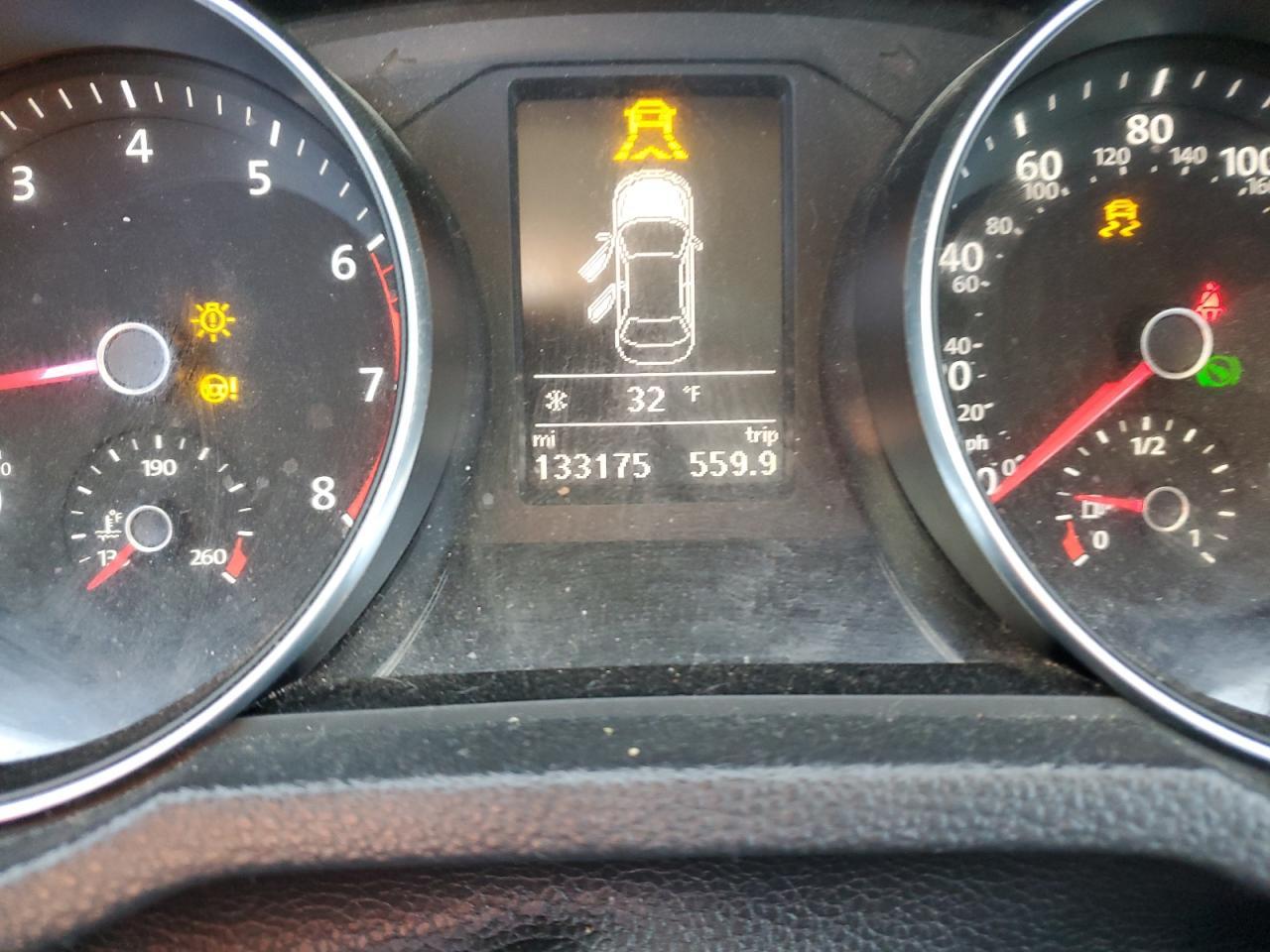 2016 VOLKSWAGEN Passat