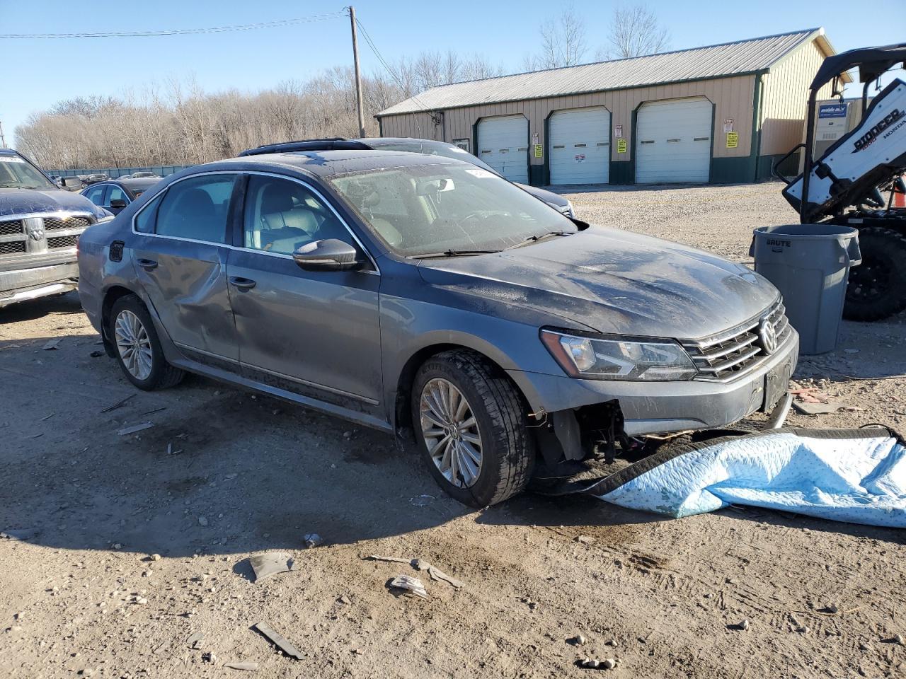 2016 VOLKSWAGEN Passat