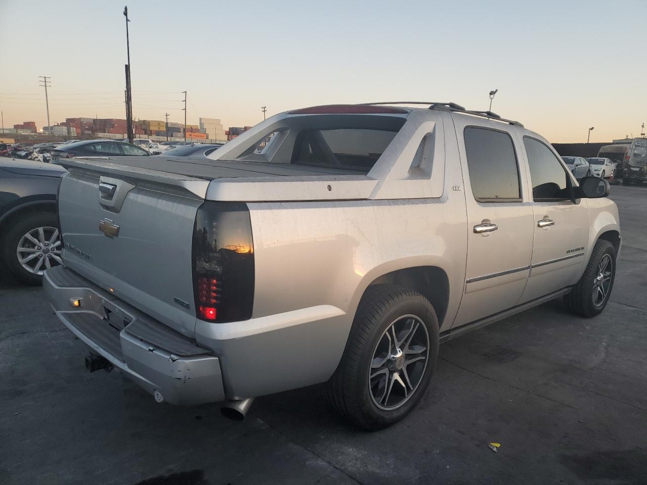 2011 CHEVROLET Avalanche
