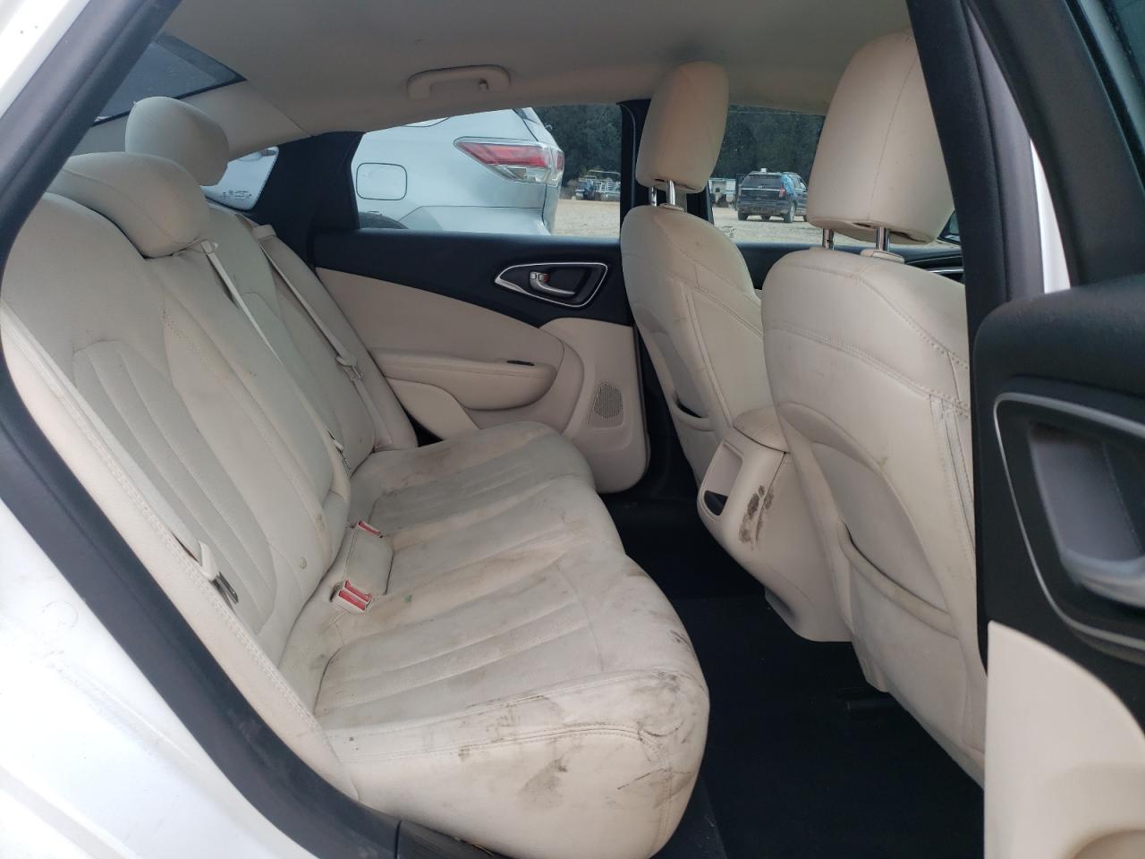 2015 CHRYSLER 200