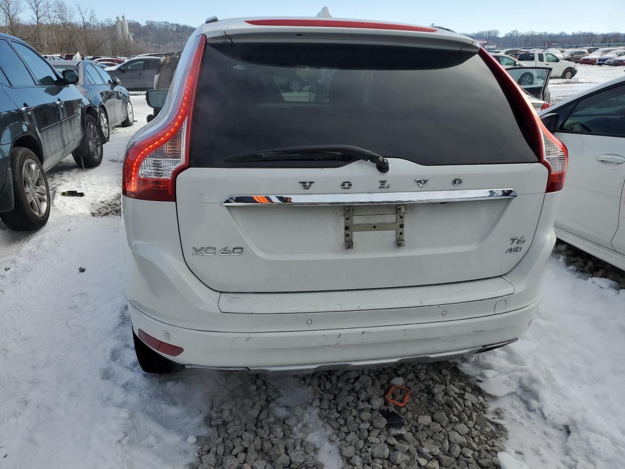 2015 VOLVO XC60