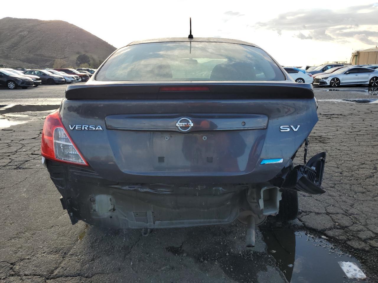 2015 NISSAN VERSA