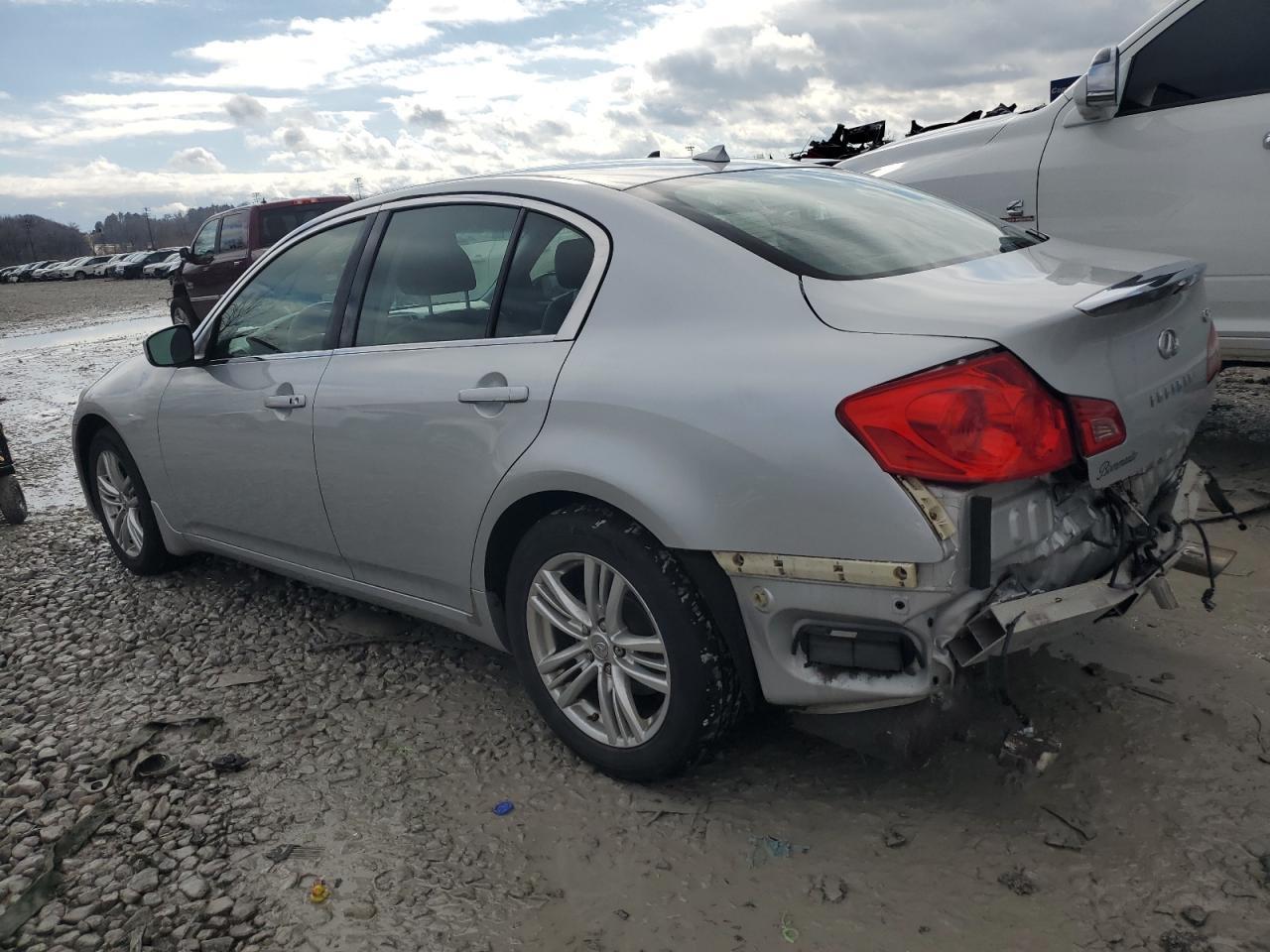 2011 INFINITI G37