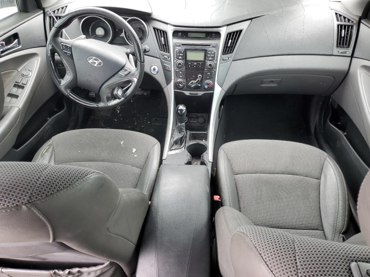 2011 HYUNDAI SONATA