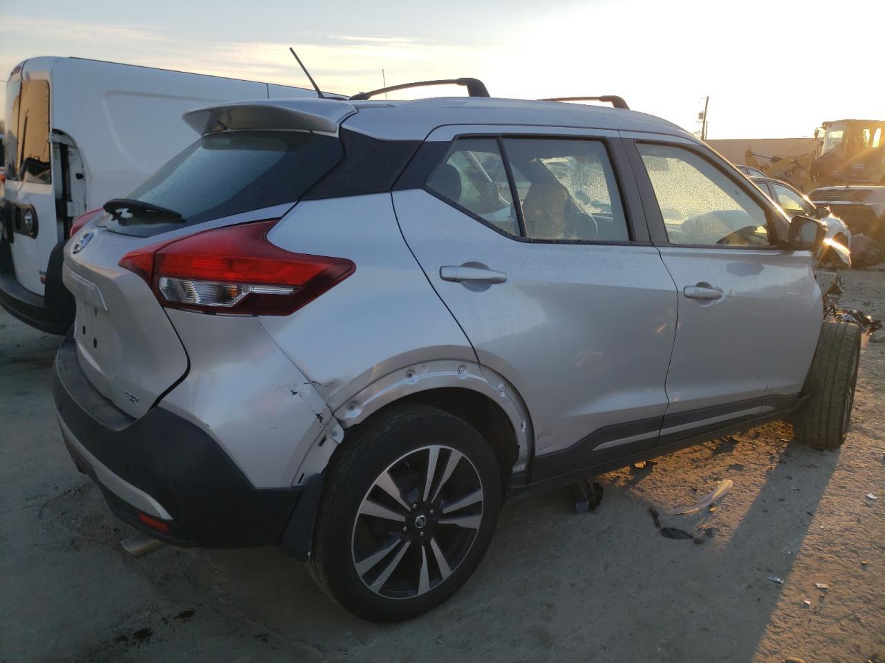 2018 NISSAN KICKS