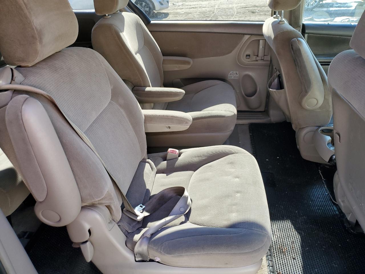 2004 TOYOTA SIENNA