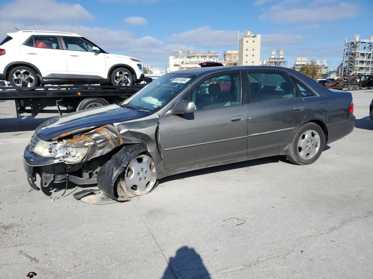 2004 TOYOTA Avalon